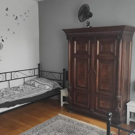 Darvas Apartman إغير